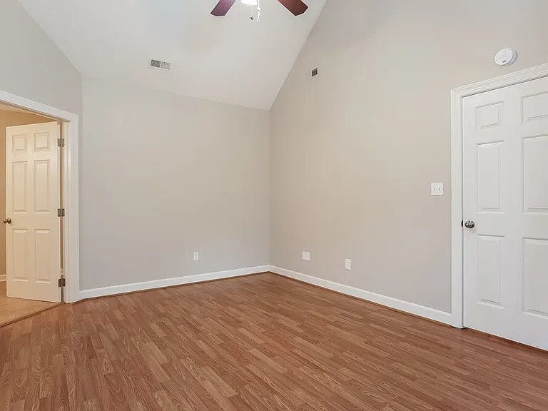 212 Sleepy Creek Dr — Photo 13