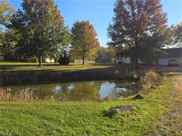 2400 Anna St NW, Warren, OH 44481