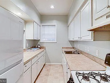 1118 C St NE #3 — Photo 15