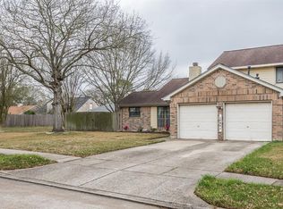 10901 Idlewood Ct, La Porte, TX 77571
