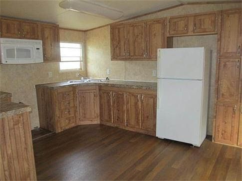 3rd image of 510 James St