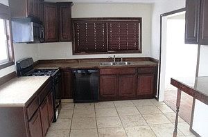 4th image of 2229 Mayfair Ave