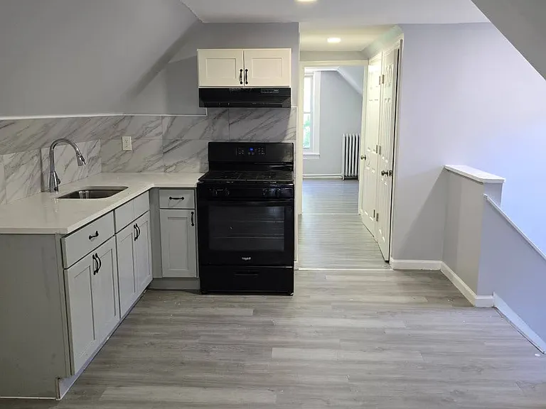 20 Wade St #3R — Photo 1