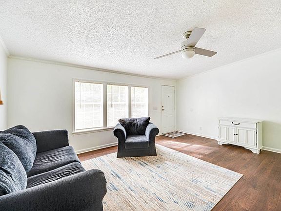 5th image of 566 Knoll Woods Dr #1