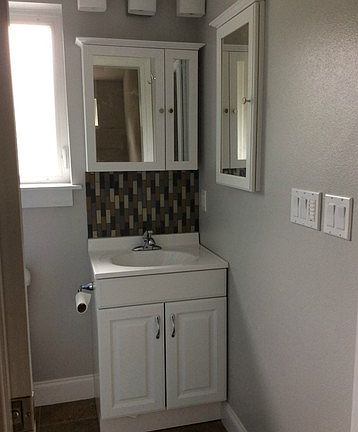 5th image of 21090 Lincoln St