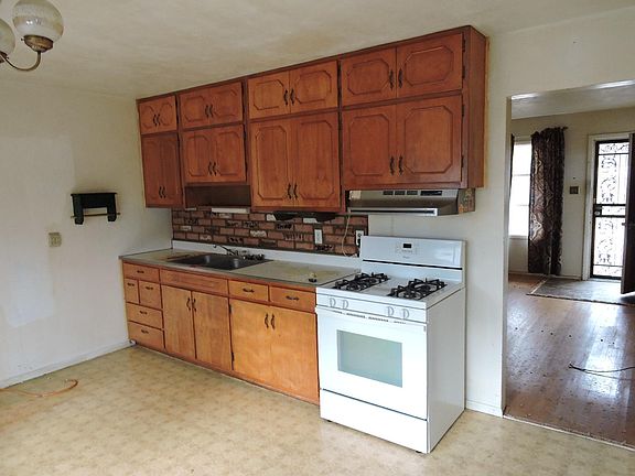5th image of 8307 E 34th St