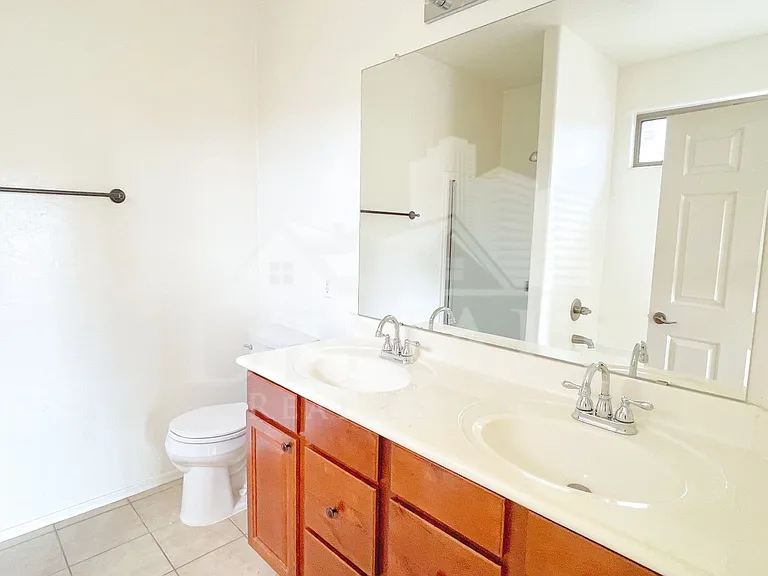 11786 W Fordson Dr — Photo 14