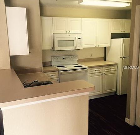 5th image of 18001 Richmond Place Dr APT 435