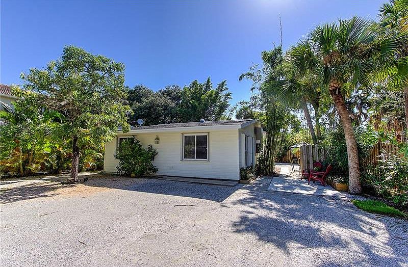 1st image of 4841 Higel Ave