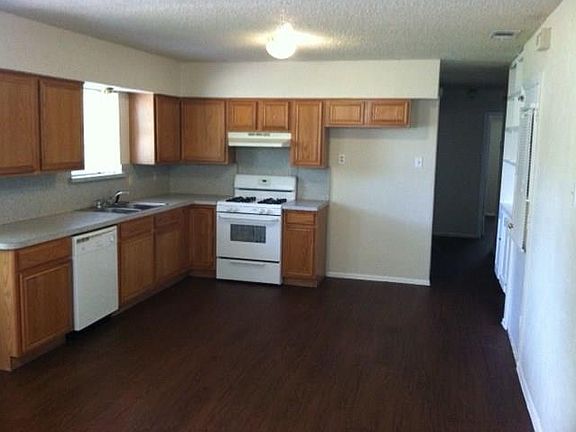 3rd image of 2612 Scotswood Dr