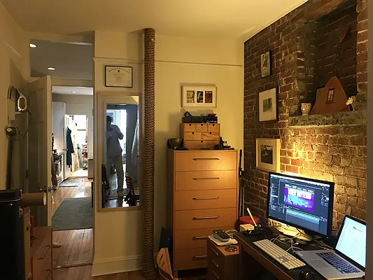 Rented by Metropolis Real Estate of Manhattan | media 27