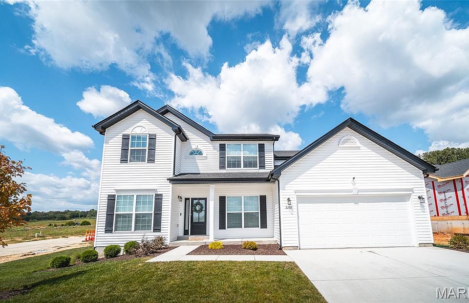 1st image of 2201 Clover Ln