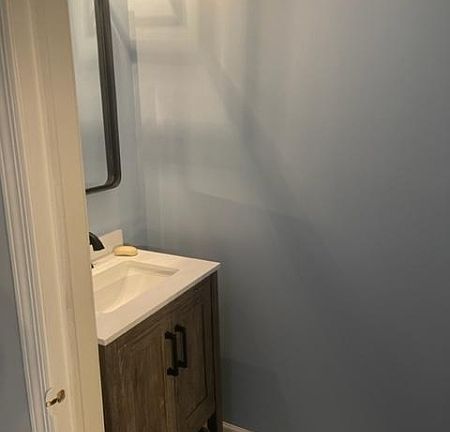 5th image of 48 Wexford Dr
