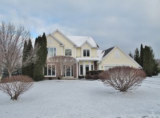 1462 Fieldcrest Dr, Webster, NY 14580