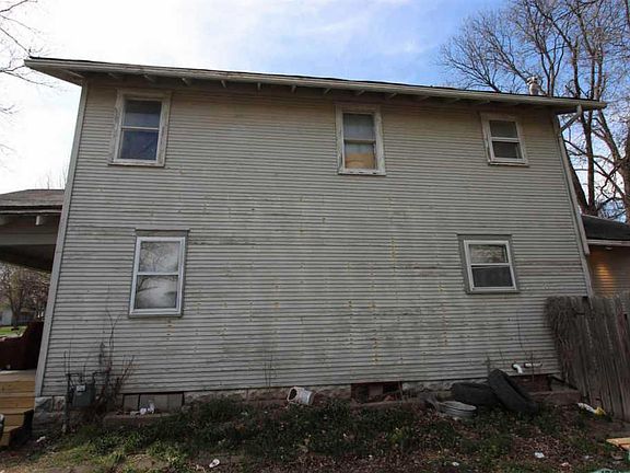 3rd image of 917 E Harvey Ave