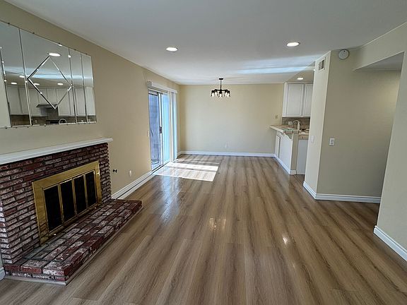 3rd image of 32 Exeter #18