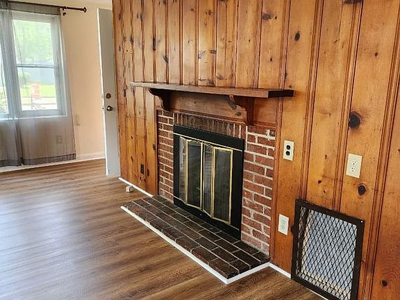 4th image of 3556 Riverside Dr