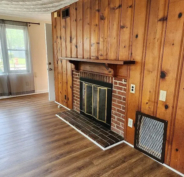 3556 Riverside Dr — Photo 4