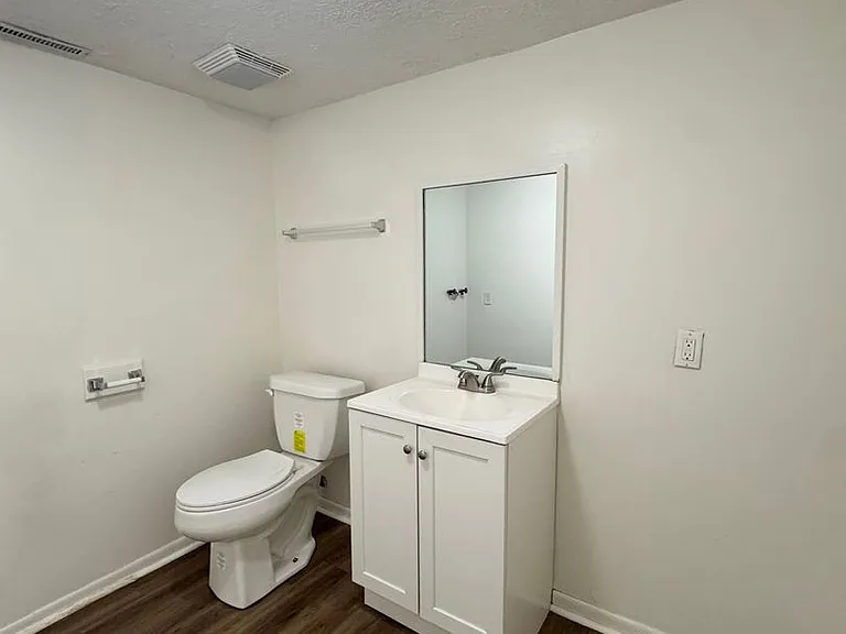 4874 Robin Dr — Photo 11
