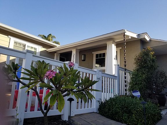 Gate entrance from driveway to front entrance.