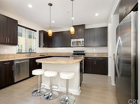 5th image of 4 Brownstone Way