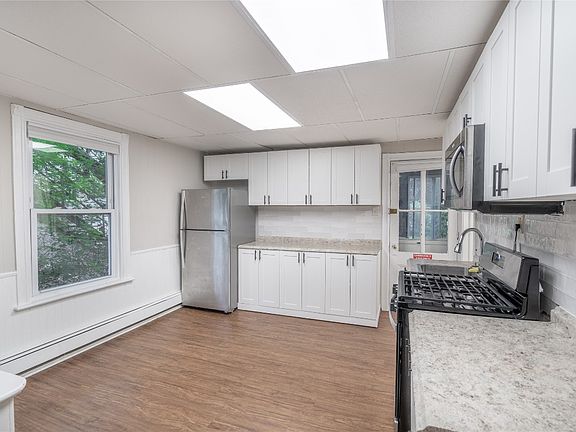 5th image of 143 Harrison St