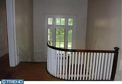 3rd image of 5209 Woodbine Ave
