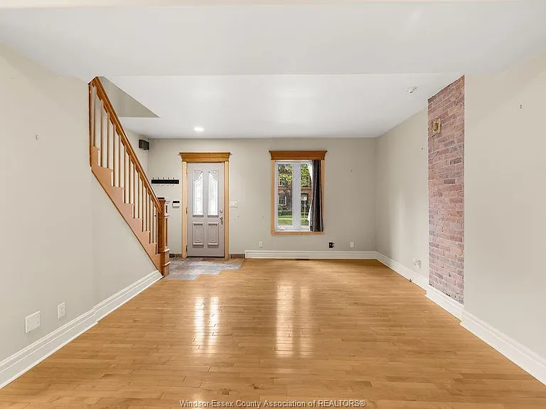 803 Monmouth Rd — Photo 6