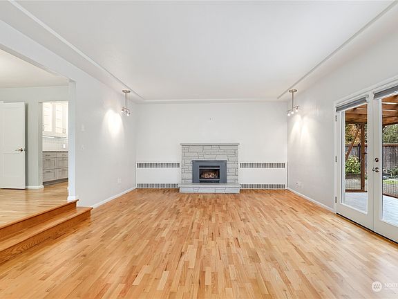 3rd image of 1206 San Francisco Avenue NE