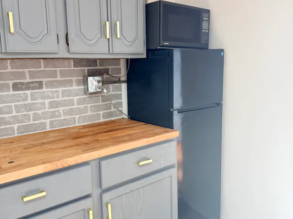3 N Main St Suite 5, Altamont, IL 62411