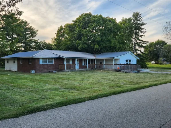 460 Decker Springs Rd, Charleston, IL 61920