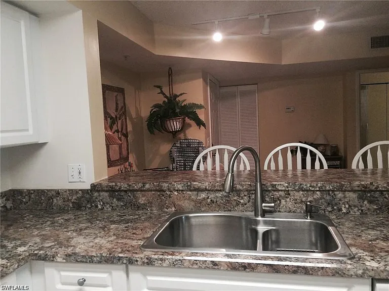 1160 Wildwood Lakes Blvd #9-206 — Photo 7