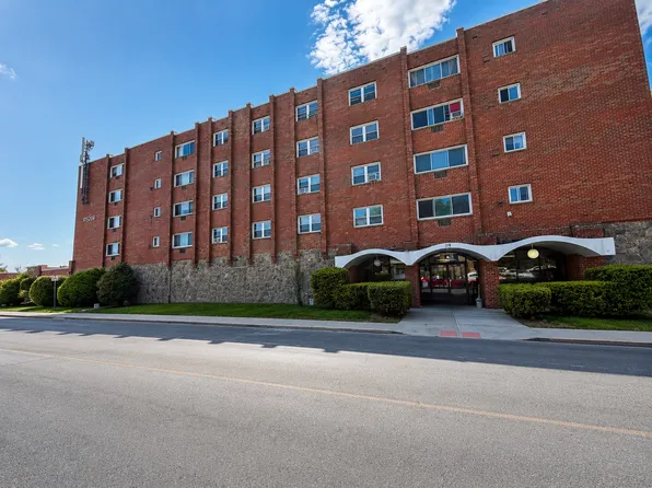 138 Store Ave #4P, Waterbury, CT 06705