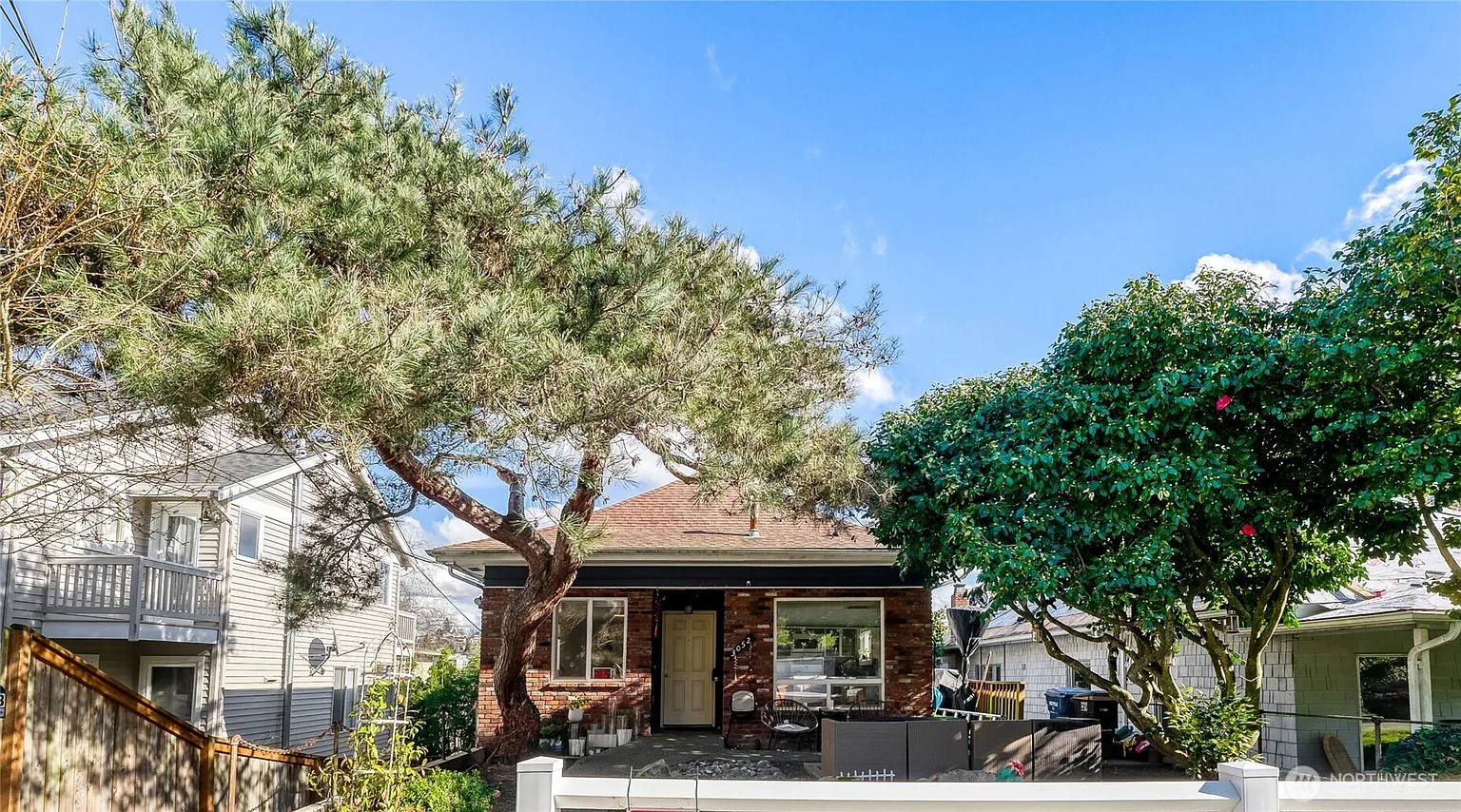 3052 22nd Avenue W photo 1