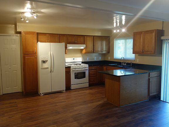 3rd image of 28265 Tapert Dr