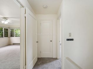 6900 SW Canyon Ter #9, Portland, OR 97225