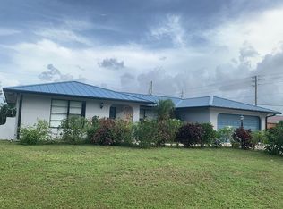 302 SE Thornhill Dr, Port Saint Lucie, FL 34983