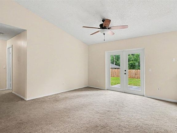 4th image of 206 Oak Cir