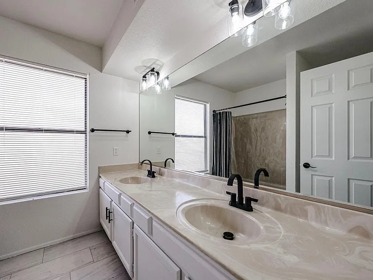 7395 W Oraibi Dr — Photo 5