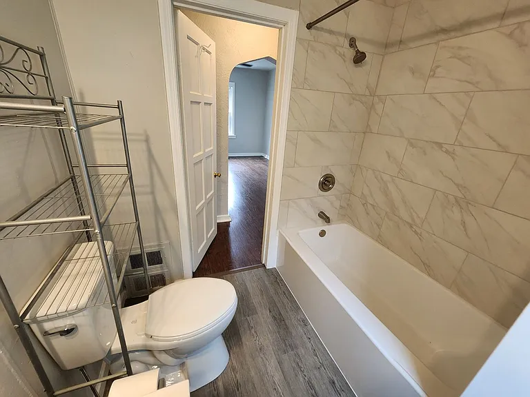 824 Oak St — Photo 15