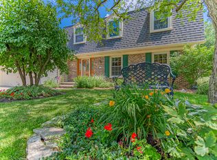 963 Kentucky Ln, Elk Grove Village, IL 60007