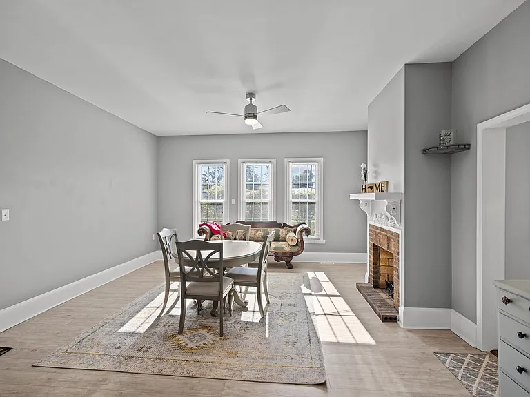 110 N Church St — Photo 6