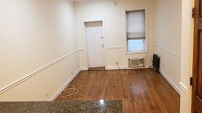 3rd image of 349 E 61st St APT 1C