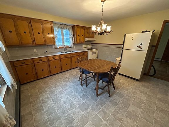 4th image of 150 Coyle Dr