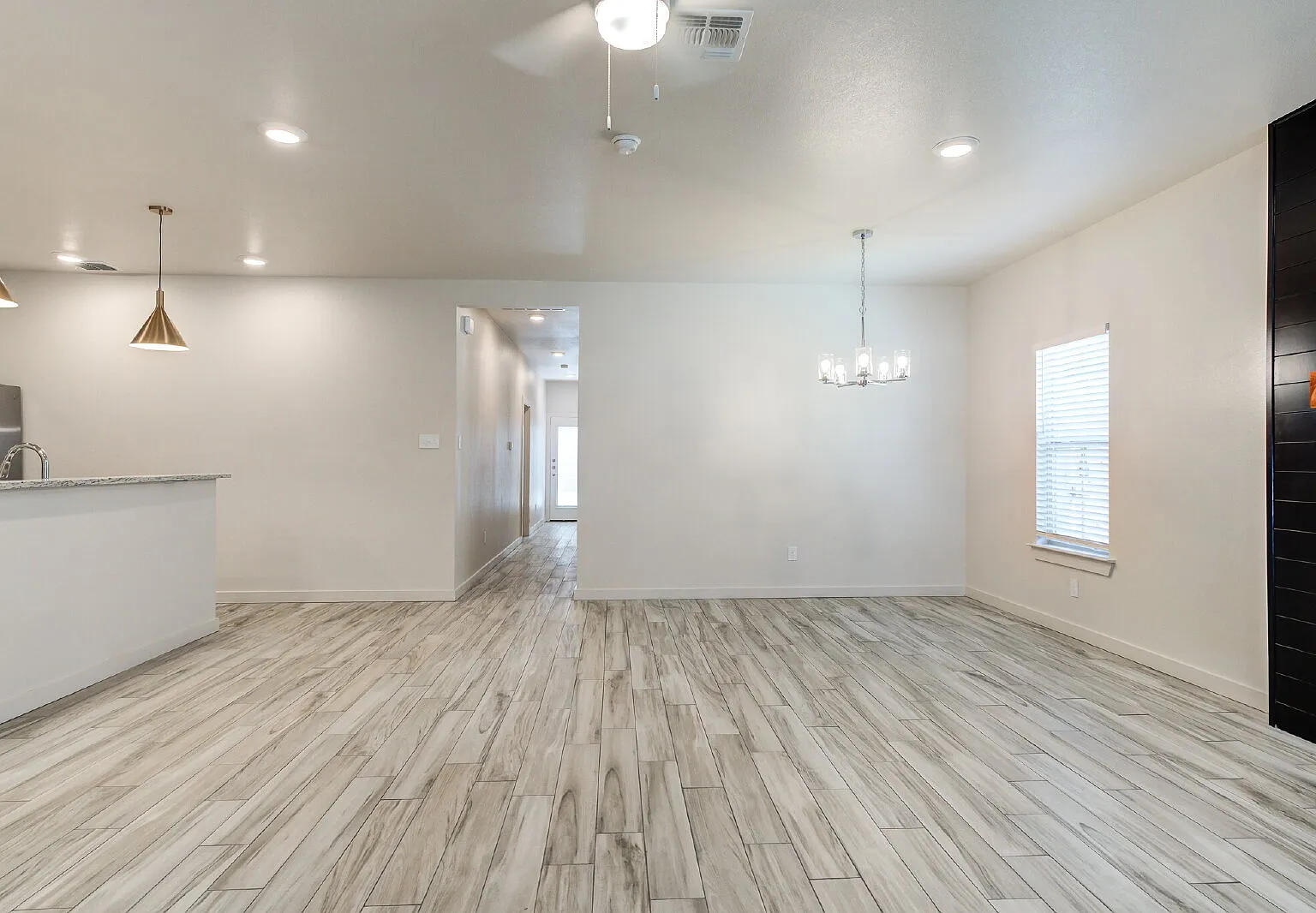 2 bed, 2.0 bath, 1379 sqft, $1,695 — Photo 4