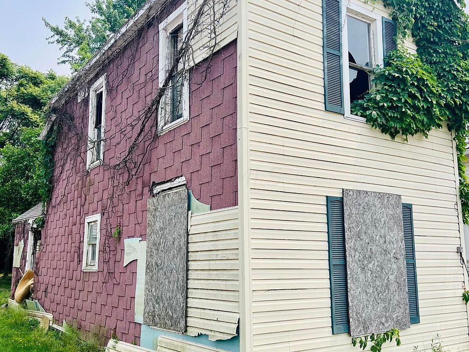 2nd image of 516 Park St