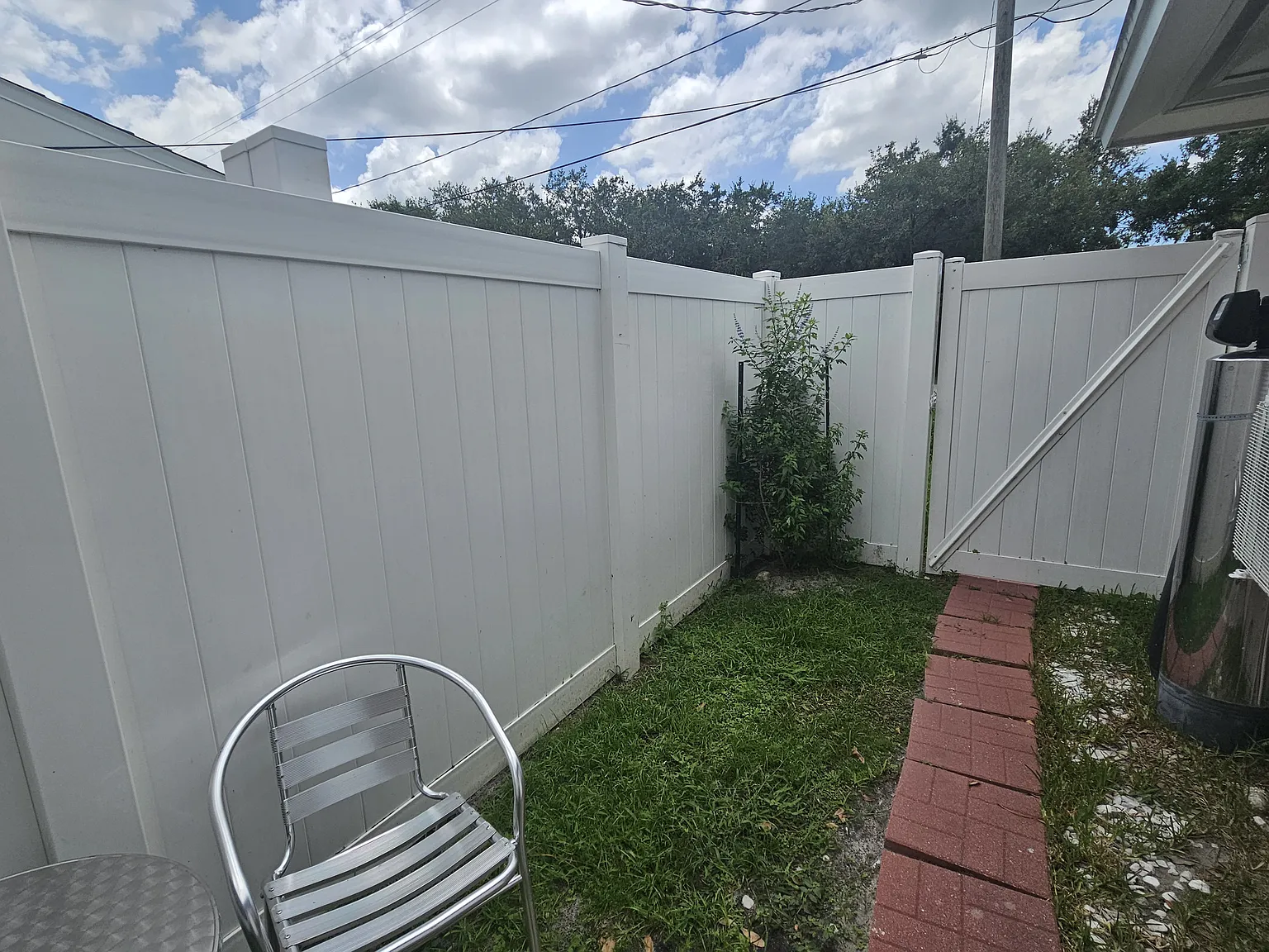 Studio, 320 sqft, $1,200 — Photo 3