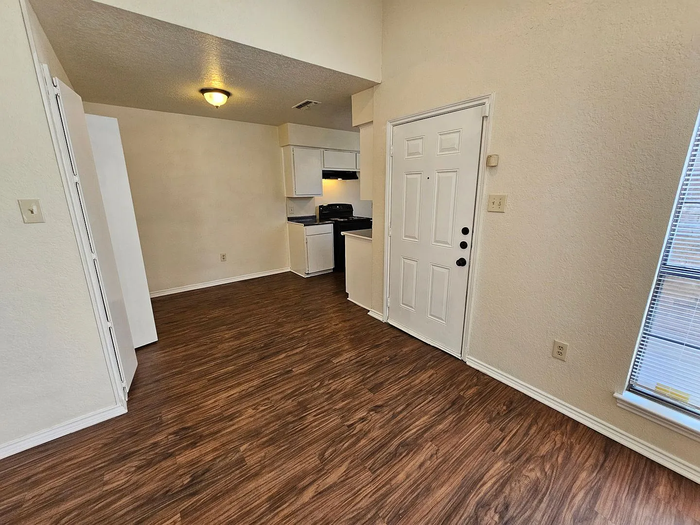MTHLY - 3125 Tudor — Photo 4