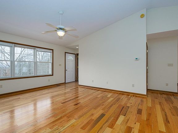 5th image of 117 Price Dr
