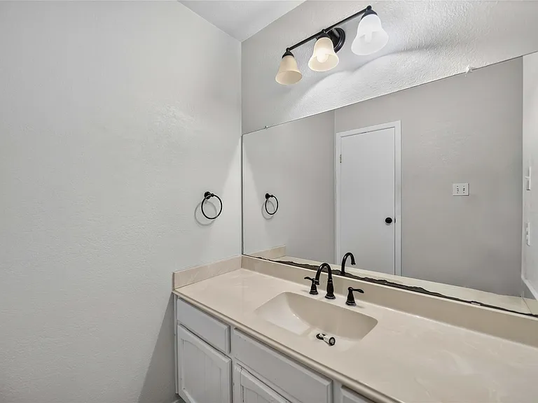 2107 N Red Cedar Cir — Photo 19